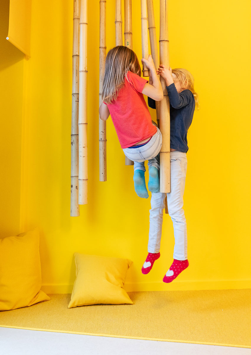 baukind | Kita Weltenbummler – gelbe Spielnische 2 baukind – Daycare Centre Weltenbummler Berlin – yellow play niche 2