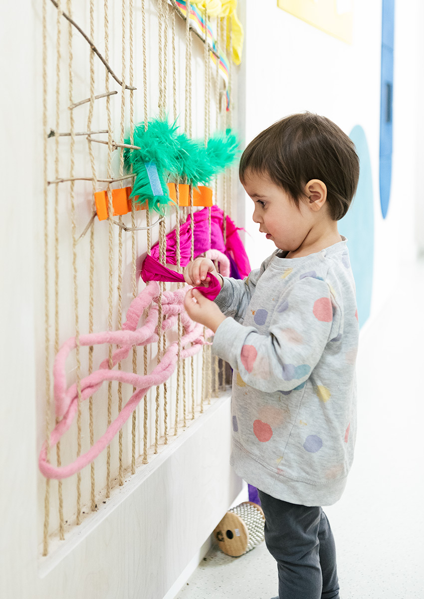 baukind | Kita Lenau Berlin – Webrahmen Flur baukind – Daycare Centre Lenau Berlin – Corridor 1